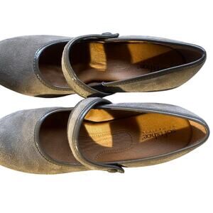 Women’s suede pumps softshoe by medicus Size 7 1/2